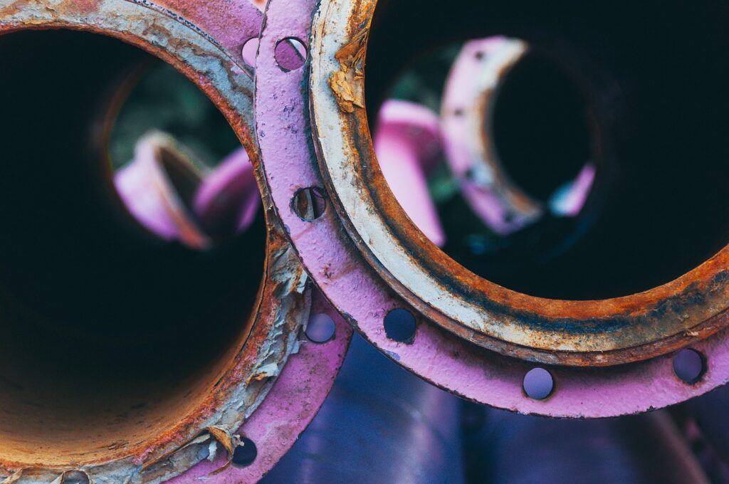 Can metal wall art be hung on a metal gate? Can metal wall art be hung on a metal gate?