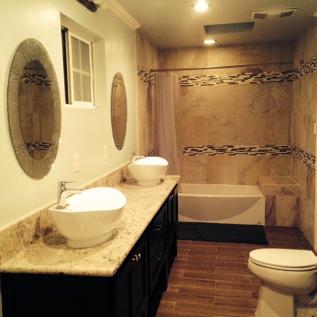 Incorporating Metal Wall Art in Your Bathroom Decor